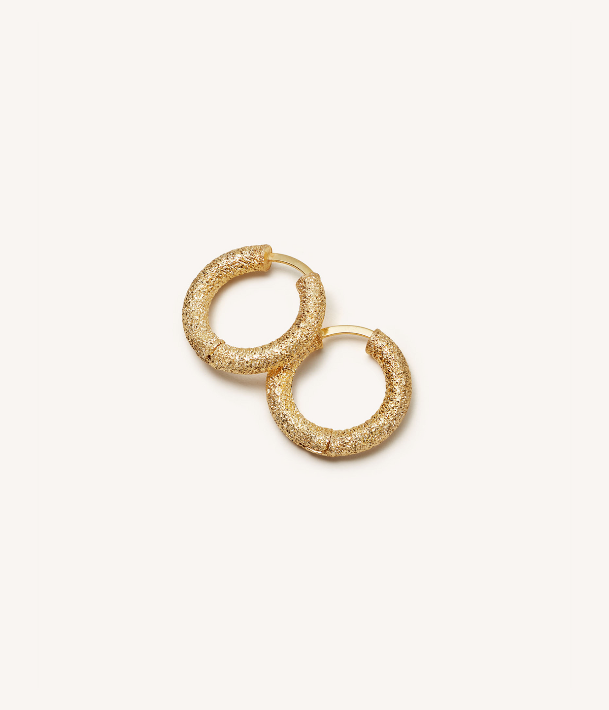 Florentine Finish Round Huggy Earrings | Carolina Bucci