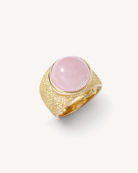 Carolina Bucci Downtown Ring, semi-precious stone (rose quartz), Florentine Finish 18k yellow gold, top view, white background