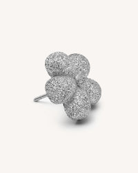 18k white forte got lucky florentine frosted finish gold fiore single earring on white background