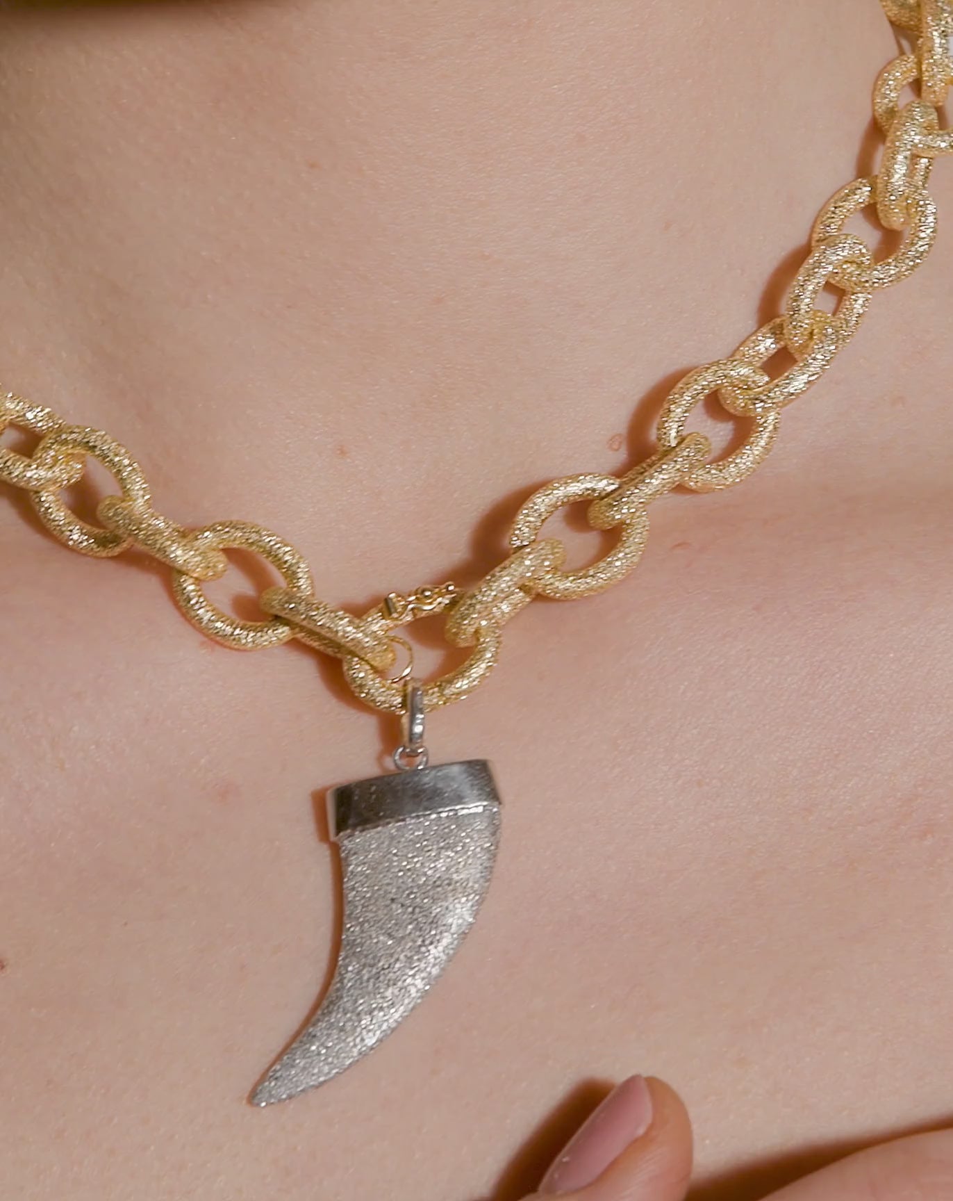 Florentine Finish Corno Pendant | Carolina Bucci