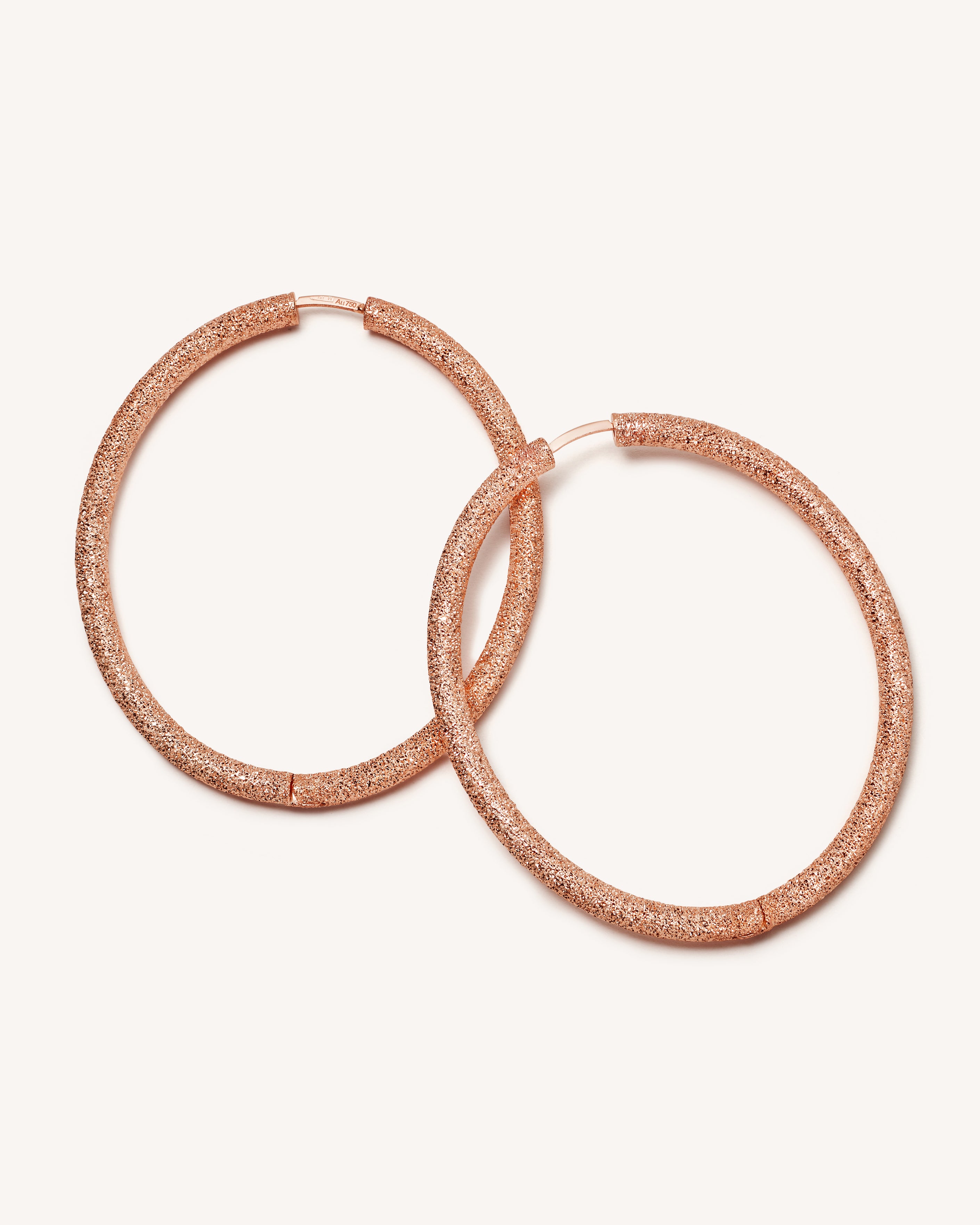 Florentine Finish Extra Large Oval Hoop Earrings | Carolina Bucci